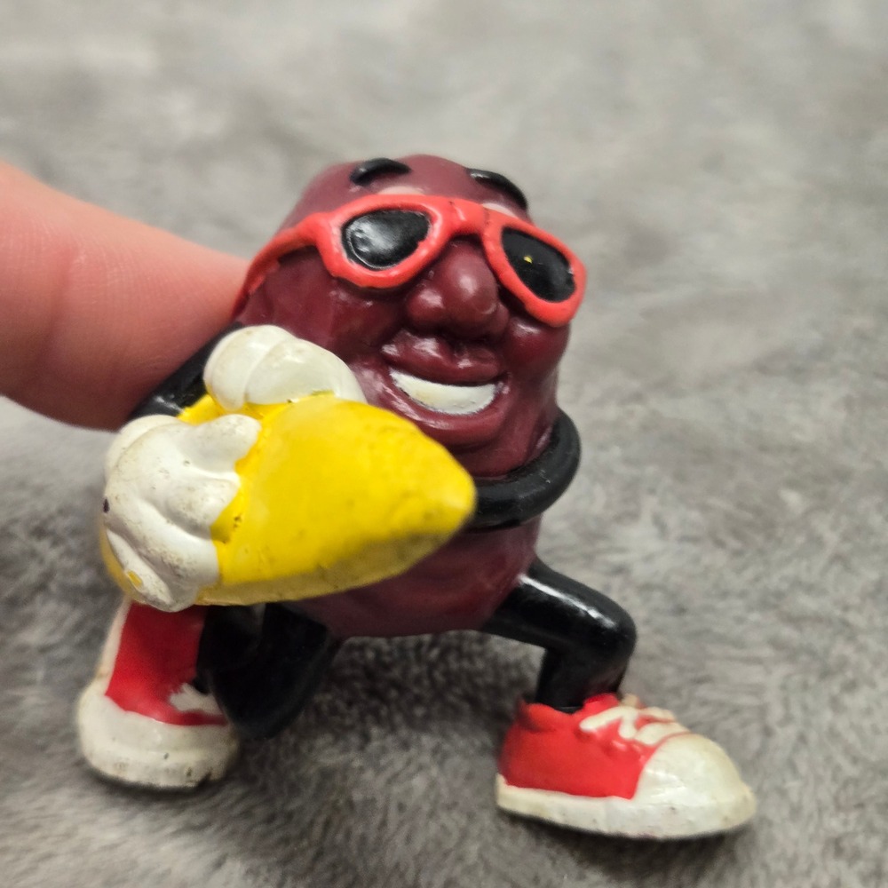 Vintage 1988 California Raisins Surfer PVC Figure Applause Red Sunglasses 2"